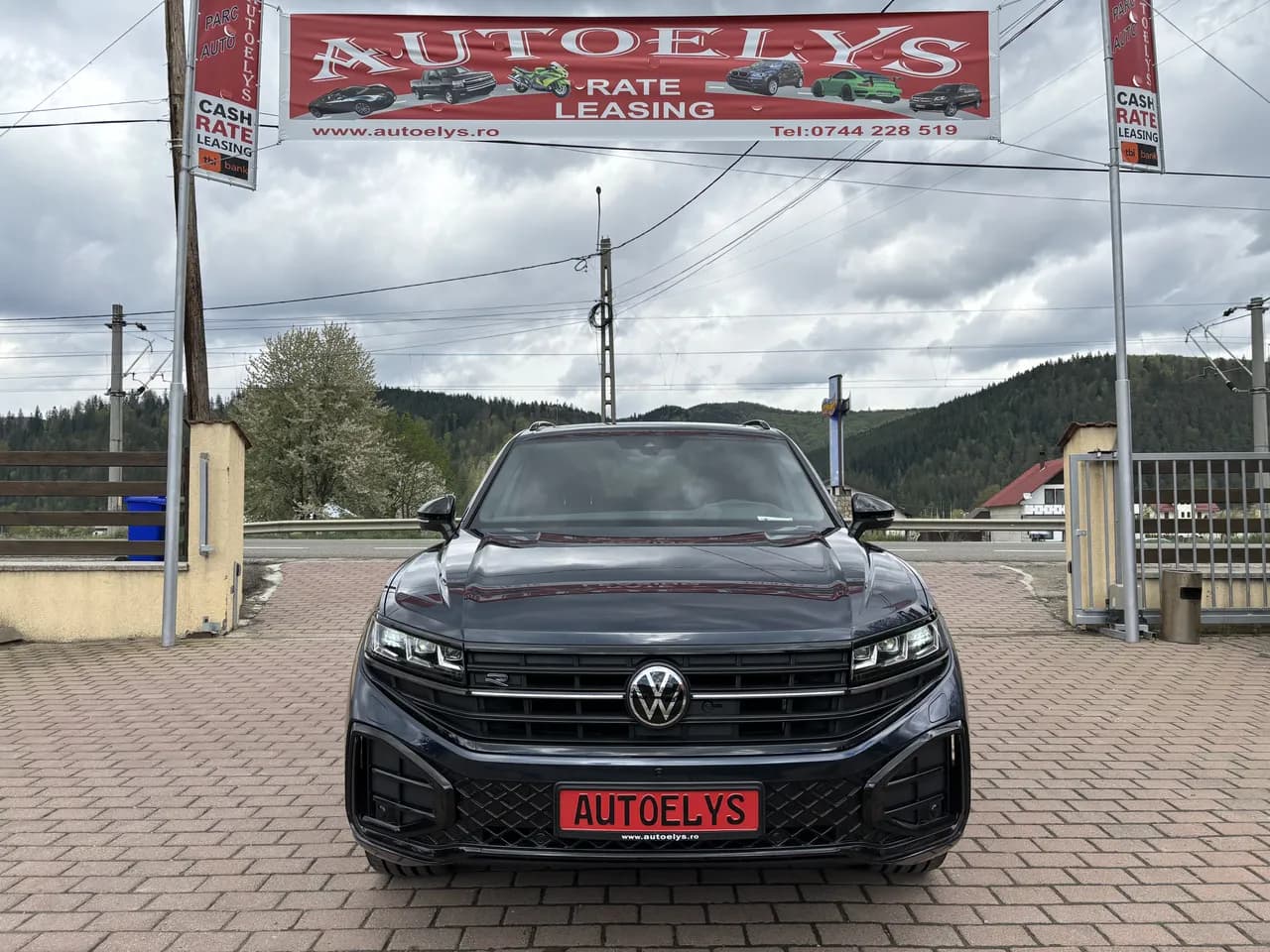 Volkswagen Touareg 3.0 V6 TDI 4Motion Elegance, R-Line 2